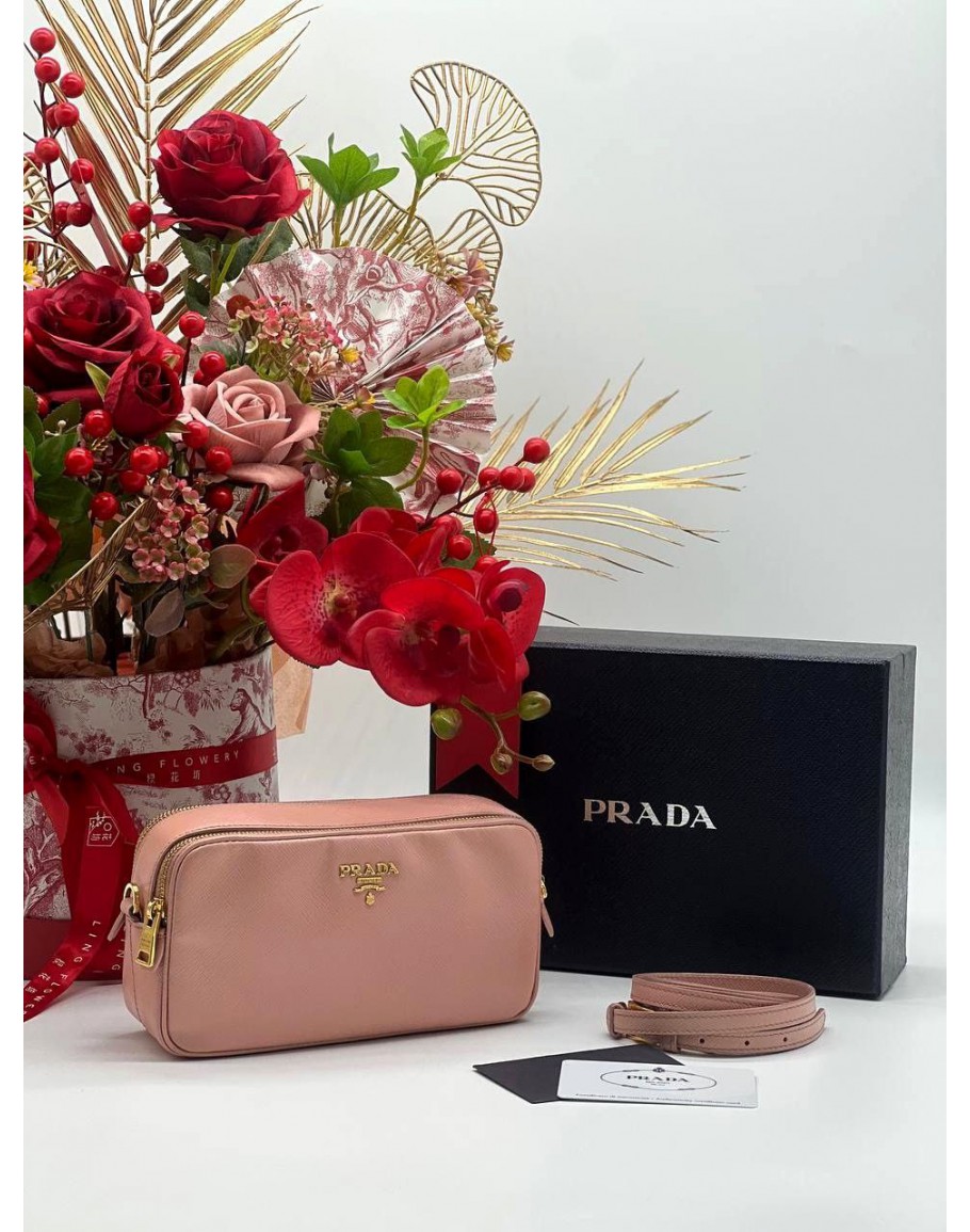 Prada saffiano best sale camera crossbody bag